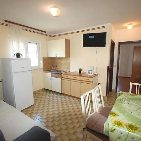 Apartment Fuer 4 Personen Ca 40 Qm In Njivice, Kvarner Bucht Krk