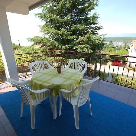 Apartment Fuer 4 Personen Ca 40 Qm In Njivice, Kvarner Bucht Krk